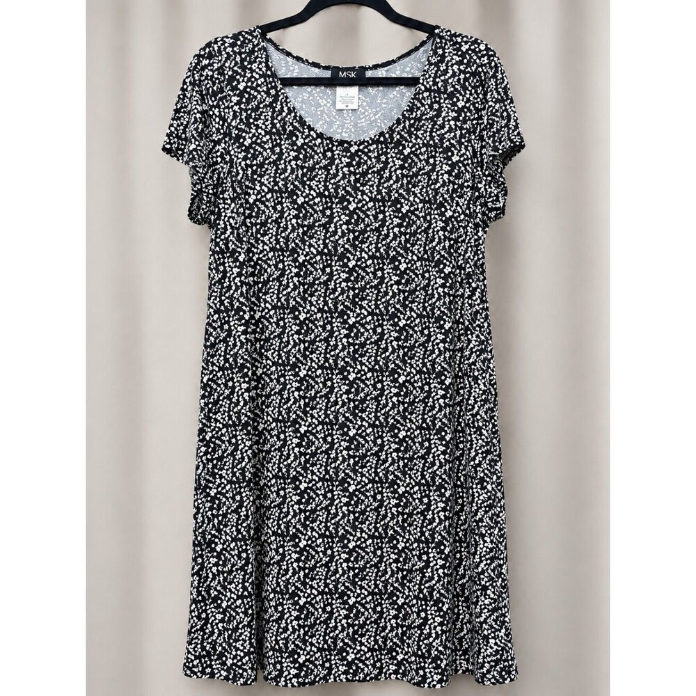 MSK Black and White Floral Scoop-Neck Short-Sleeve Dress